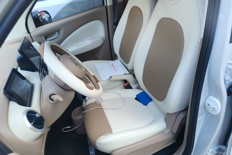 五菱汽车 宏光MINIEV 2025款 四门版 进阶款中控内饰19