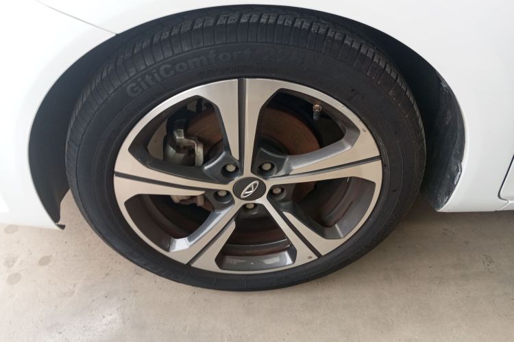 奇瑞 艾瑞泽5 2019款 改款PRO 1.5L CVT青春版 国VI车身外观6007