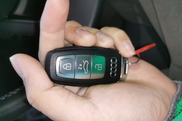 奥迪A3 2024款 A3L Limousine 35 TFSI 时尚运动型中控内饰11