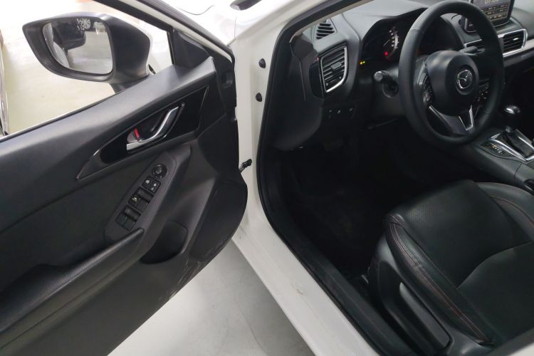 马自达3 昂克赛拉 2016款 三厢 1.5L 自动舒适型中控内饰20