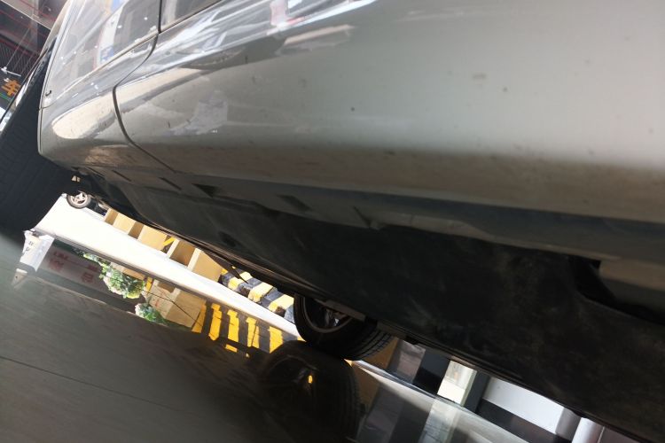 路虎 发现运动版 2020款 249PS R-Dynamic 性能版局部细节9002