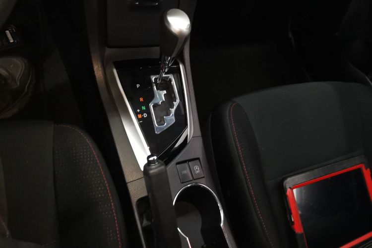 丰田 卡罗拉 2018款 1.2T S-CVT GL智享版中控内饰18