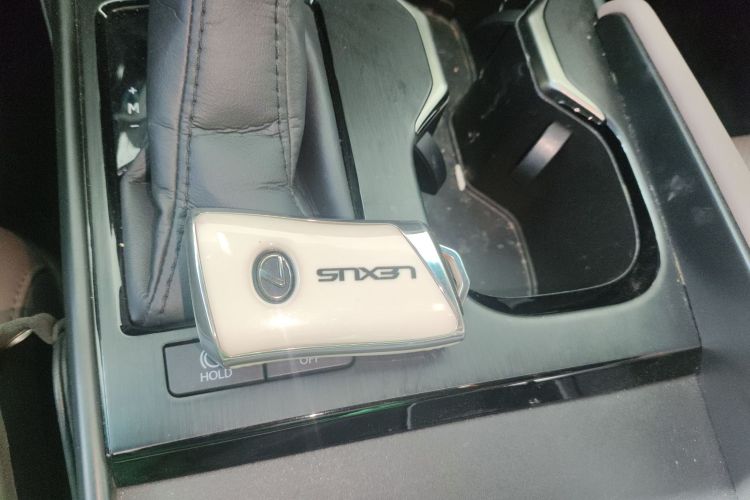 雷克萨斯ES 2023款 200 卓越版中控内饰11