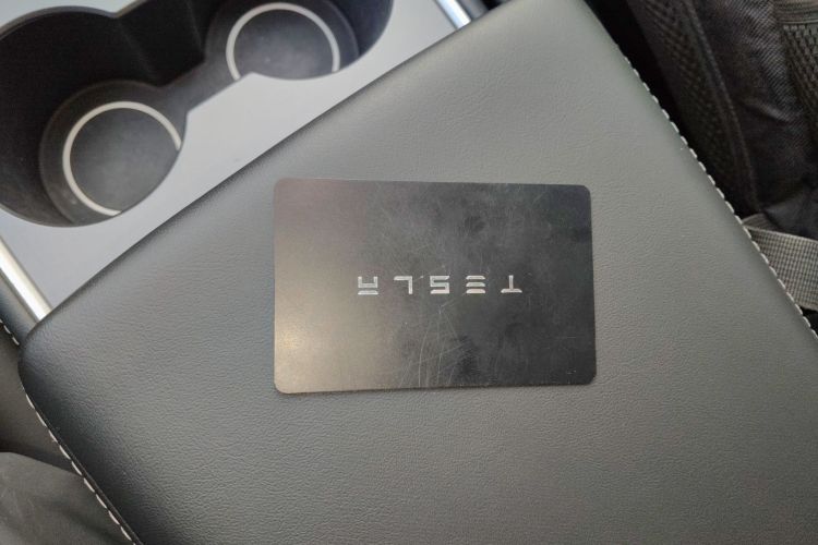 特斯拉 Model Y 2021款 标准续航后驱版中控内饰11