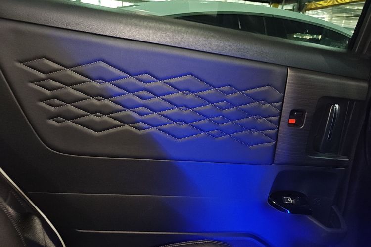 本田 艾力绅 2024款 2.0L e:HEV 豪华版中控内饰7006