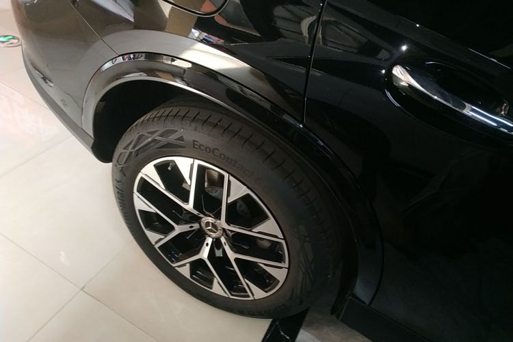 奔驰GLC 2024款  改款 GLC 260 L 4MATIC 豪华型 5座车身外观56