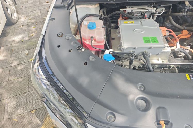 埃安 AION S Plus 2023款 80 科技版 三元锂局部细节9006