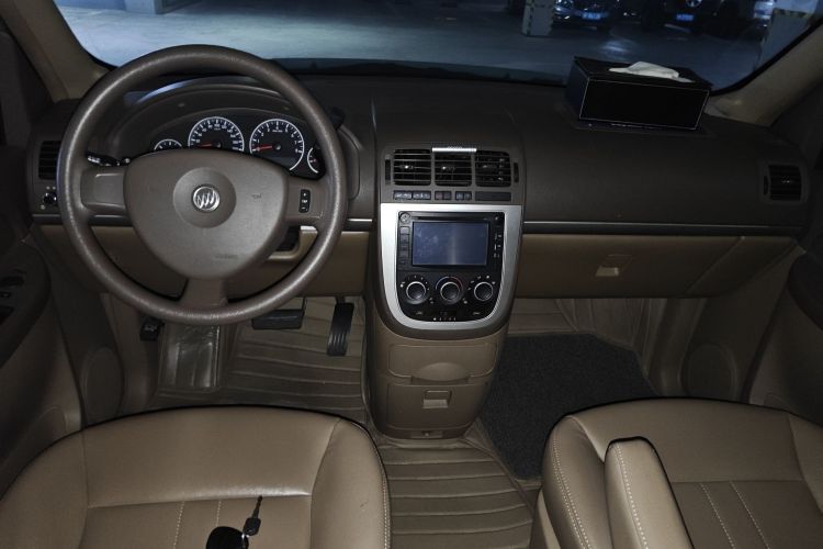 别克GL8 2014款 2.4L 经典版中控内饰7002