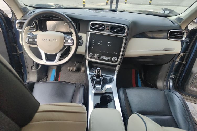 领克01 2017款 2.0T 两驱耀Pro版中控内饰12