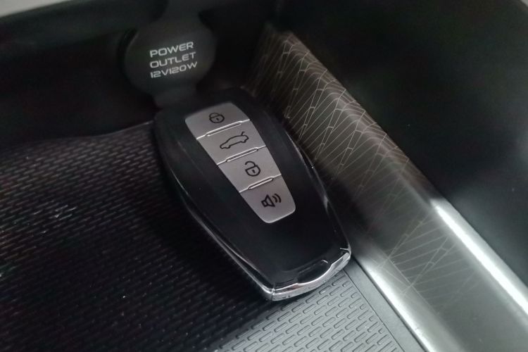 吉利汽车 帝豪 2025款 第4代 1.5L CVT旗舰型中控内饰11