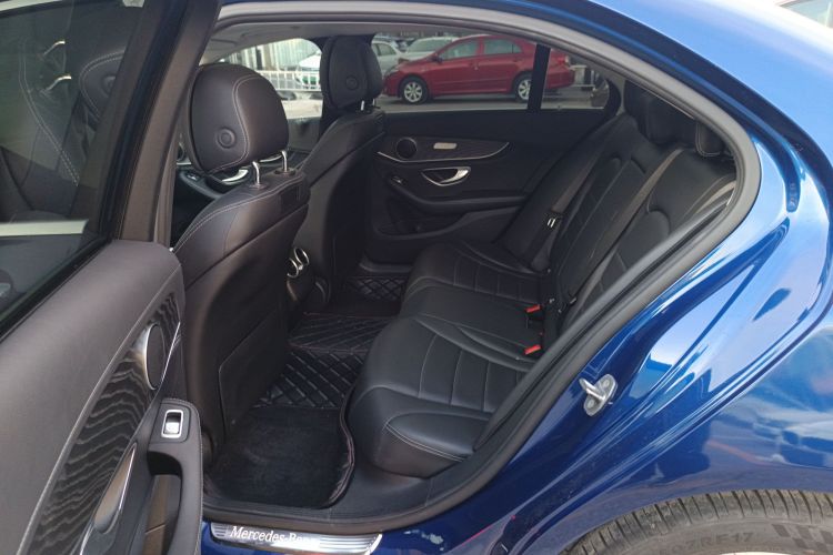 奔驰C级 2017款 C 200 L 运动版中控内饰21