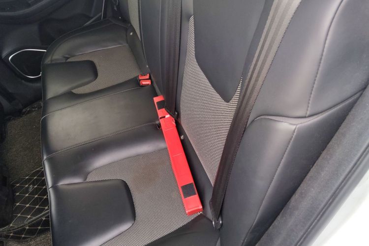 奇瑞 艾瑞泽5 2019款 1.5L 手动青春版 国V中控内饰7004