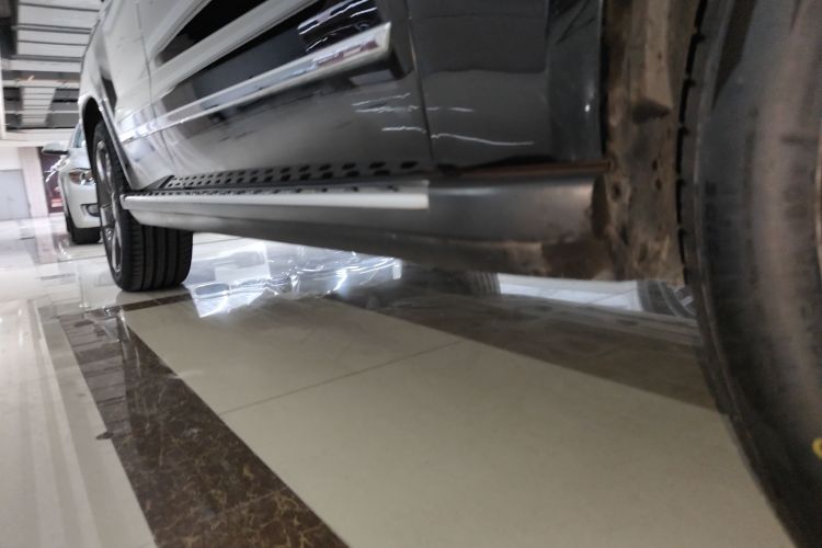 奔驰GLK级 2013款 改款 GLK 300 4MATIC 时尚型局部细节9001