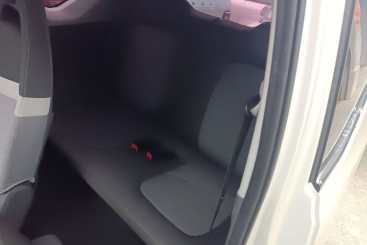 五菱汽车 宏光MINIEV 2022款 马卡龙臻享款 磷酸铁锂中控内饰7004