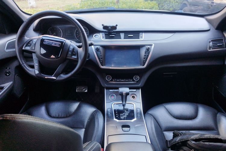 陆风X7 2015款 2.0T 全景尊贵版中控内饰7002