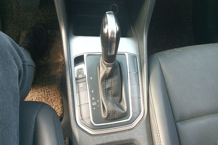 大众 高尔夫·嘉旅 2016款 1.6L 自动舒适型局部细节18