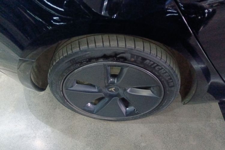 特斯拉 Model 3 2021款 标准续航后驱升级版 3D6车身外观6008