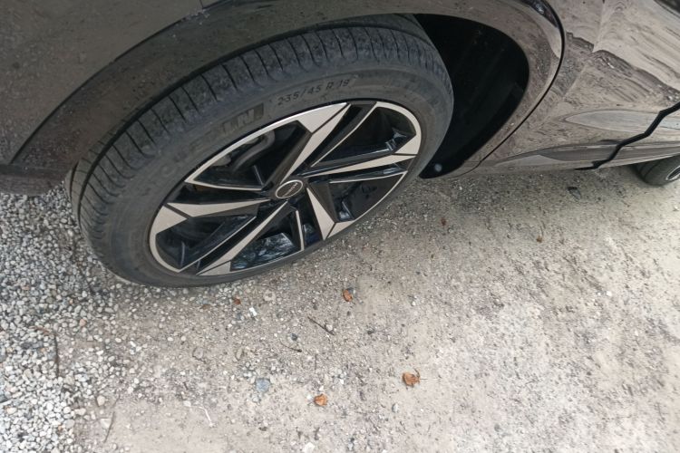 荣威RX5 MAX 2022款 2.0T 自动有为尊荣版车身外观56