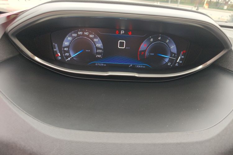 标致4008 2019款 350THP 尝先版中控内饰14