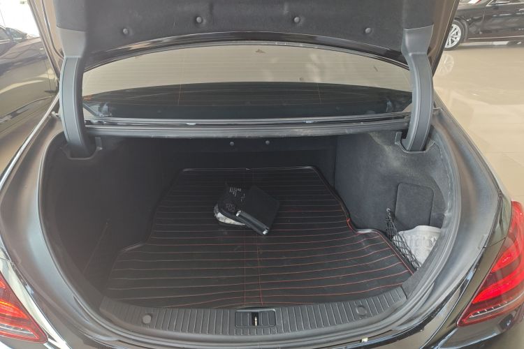 奔驰S级 2016款 S 320 L 商务型机舱底盘23