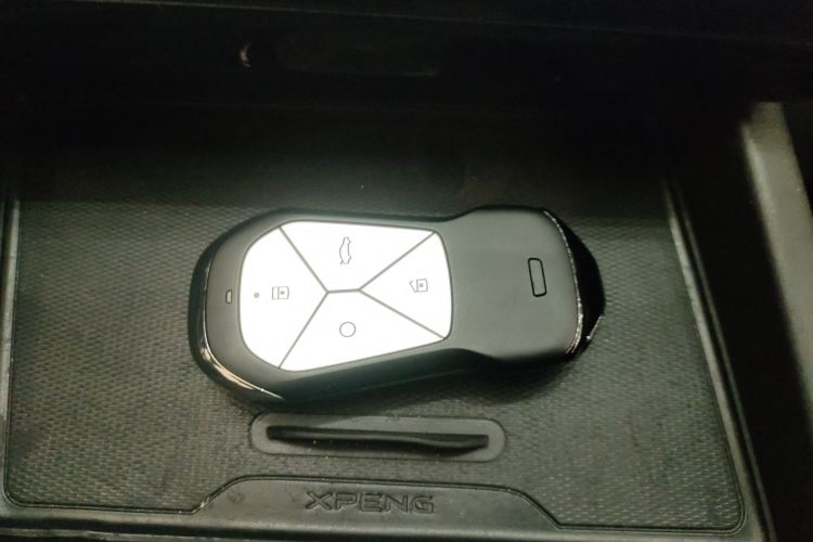 小鹏G3 2022款 G3i 520G+中控内饰7001