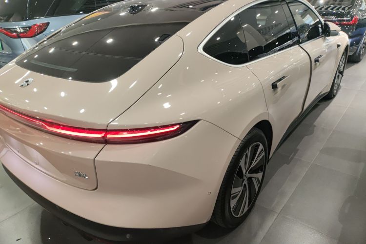 蔚来ET5 2024款 75kWh车身外观7