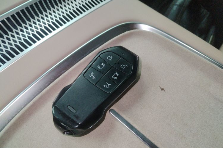 小鹏X9 2025款 740超长续航 Max中控内饰11