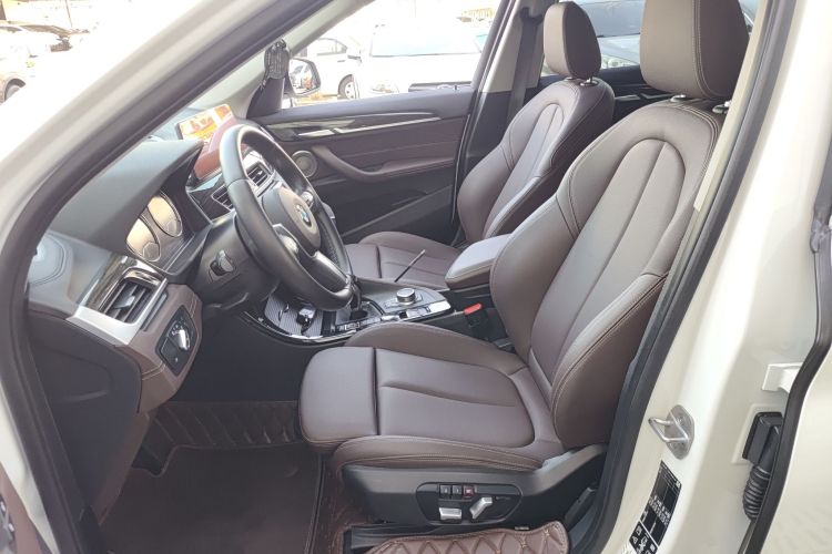 宝马X1 2021款 xDrive25Li 尊享型中控内饰19