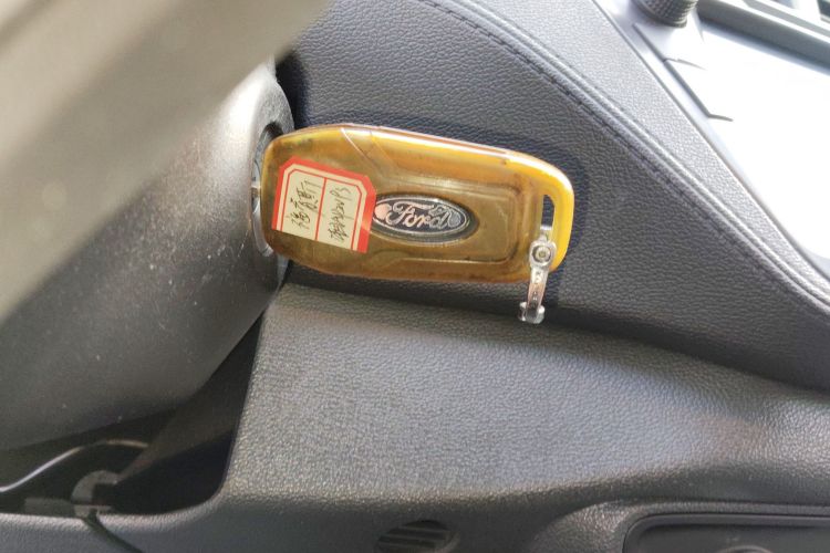 福特 福睿斯 2015款 1.5L 自动时尚型中控内饰11