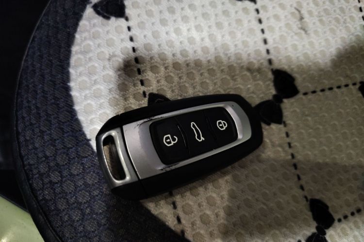 吉利银河 2023款 熊猫mini 200km 耐力熊中控内饰7001