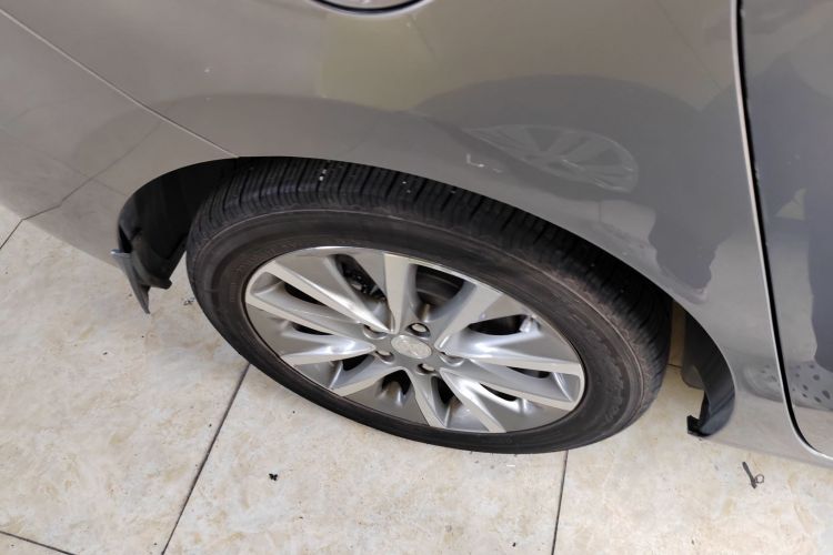 别克GL6 2019款 18T 6座互联豪华型 国V车身外观56