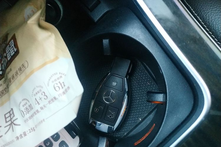 奔驰GLC 2016款 GLC 260 4MATIC 动感型中控内饰7001