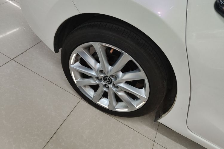 马自达3 昂克赛拉 2017款 三厢 2.0L 自动尊贵型 国V车身外观6008