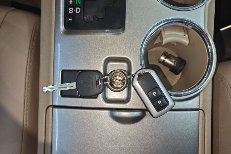 丰田 汉兰达 2012款 2.7L 两驱7座豪华版中控内饰7001