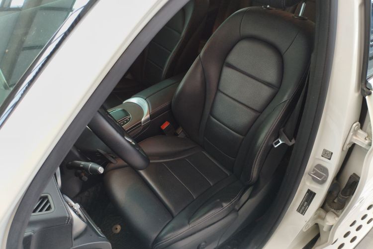 奔驰GLC 2020款 改款 GLC 300 L 4MATIC 动感型中控内饰19