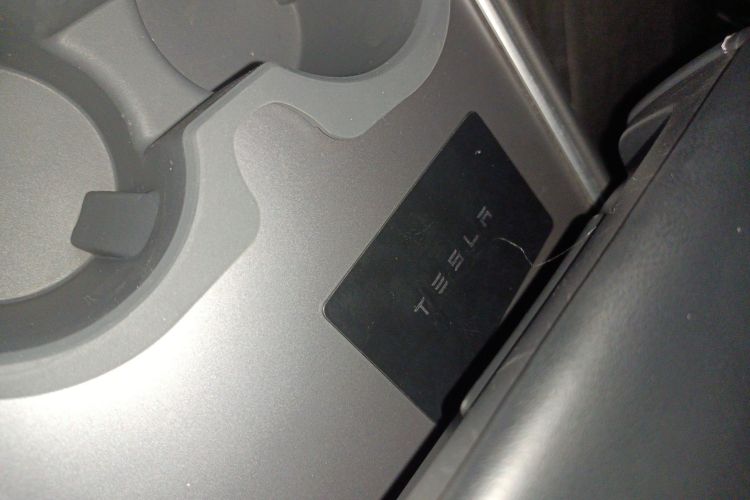 特斯拉 Model Y 2022款 Performance高性能全轮驱动版中控内饰11