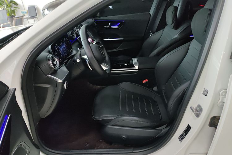 奔驰C级 2024款 C 260 L 运动版中控内饰19