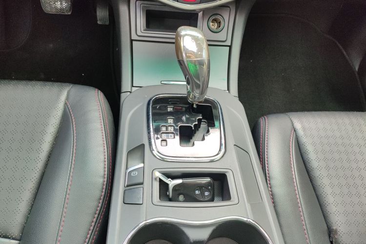 比亚迪S7 2015款 2.0T 自动尊贵型局部细节18