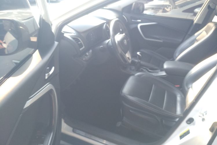 北汽幻速S6 2016款 1.5T 手动领先型中控内饰20