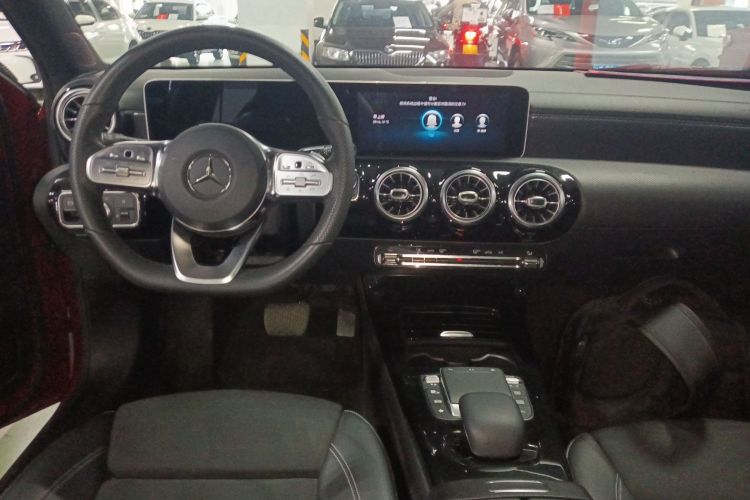 奔驰A级 2020款 改款 A 200 L 运动轿车时尚型中控内饰12