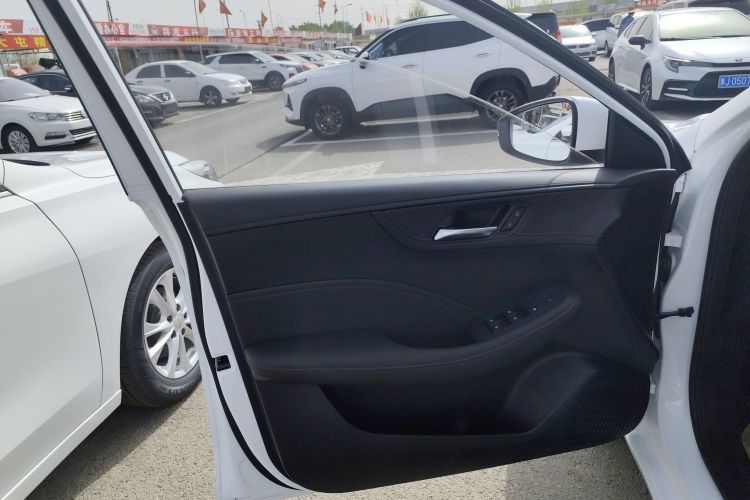 荣威i5 2023款 1.5L CVT豪华版中控内饰47