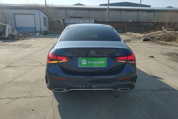 奔驰A级 2020款 A 200 L 运动轿车车身外观6