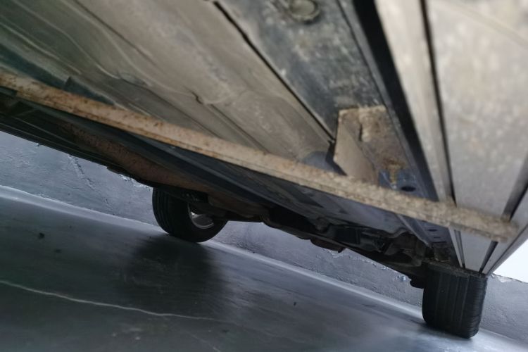 日产 逍客 2016款 2.0L CVT精英版机舱底盘30