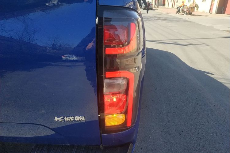 长城 炮 2023款 2.0T商用版手动柴油两驱精英型标箱GW4D20M车身外观6006