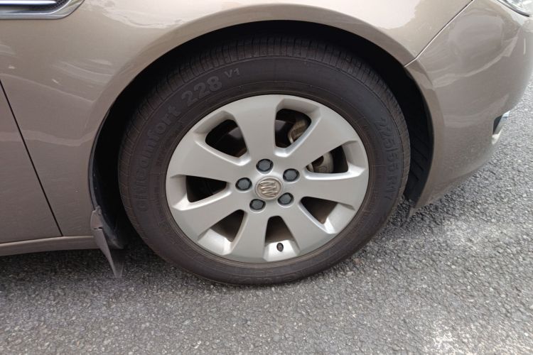 别克 君威 2012款 2.0L 舒适版车身外观6007