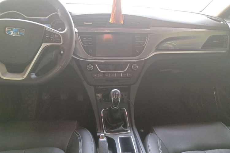 吉利汽车 帝豪 2017款 三厢百万款 1.5L 手动向上版中控内饰18