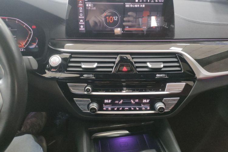 宝马5系 2020款 530Li 尊享型 M运动套装中控内饰16