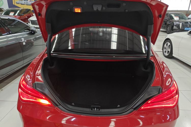 奔驰CLA 2015款 CLA 220 4MATIC机舱底盘23