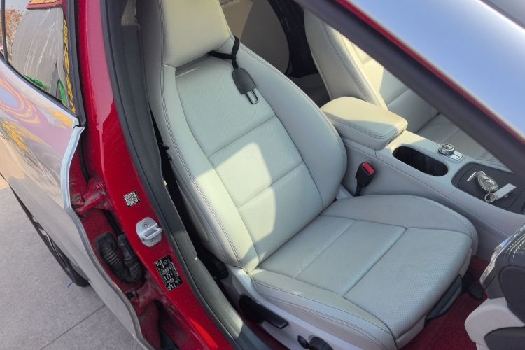 奔驰GLA 2016款 GLA 200 时尚型局部细节41