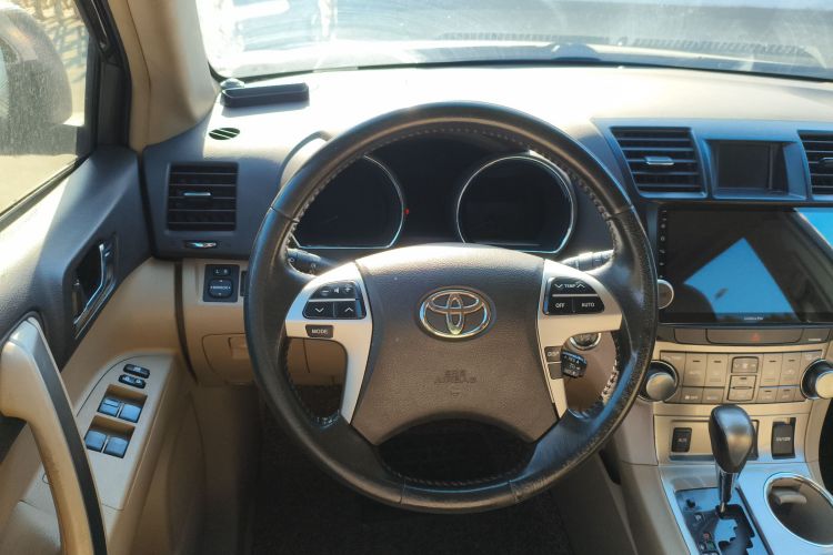 丰田 汉兰达 2012款 2.7L 两驱7座豪华版中控内饰13